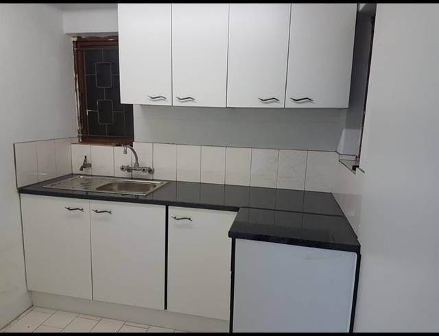 1 BEDROOM APARTMENT FOR SALE IN SYDENHAM